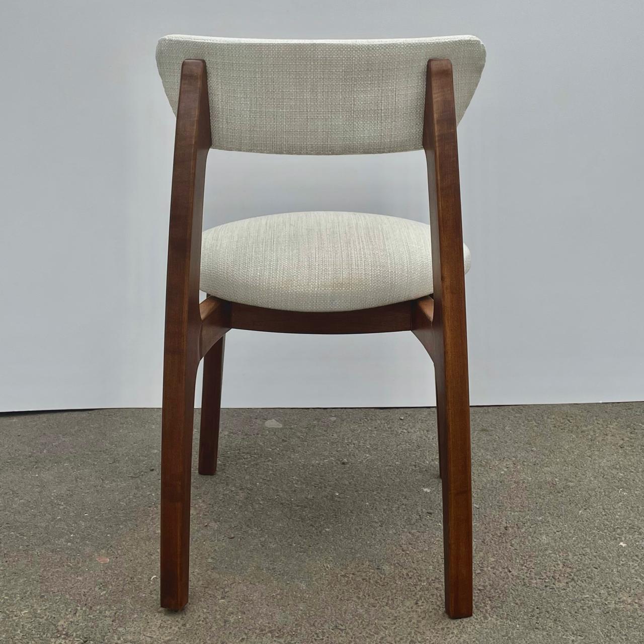 Silla Val en lenga teñida