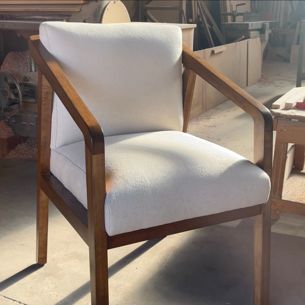 Sitial/ Silla en lenga teñida Roma