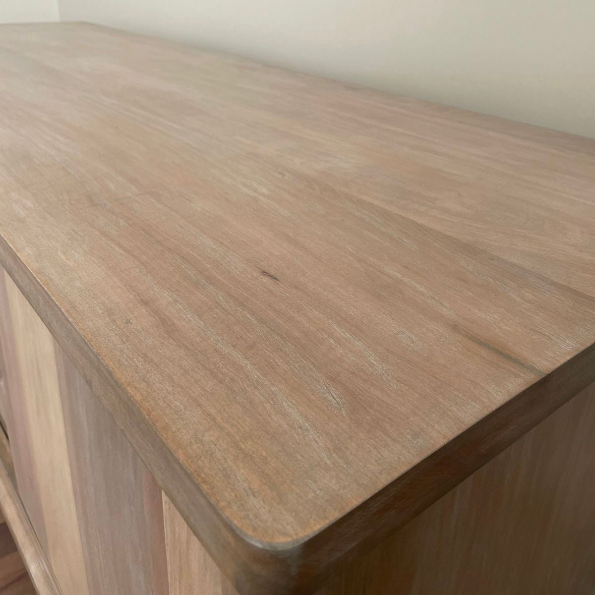 Rack collage en lenga teñida