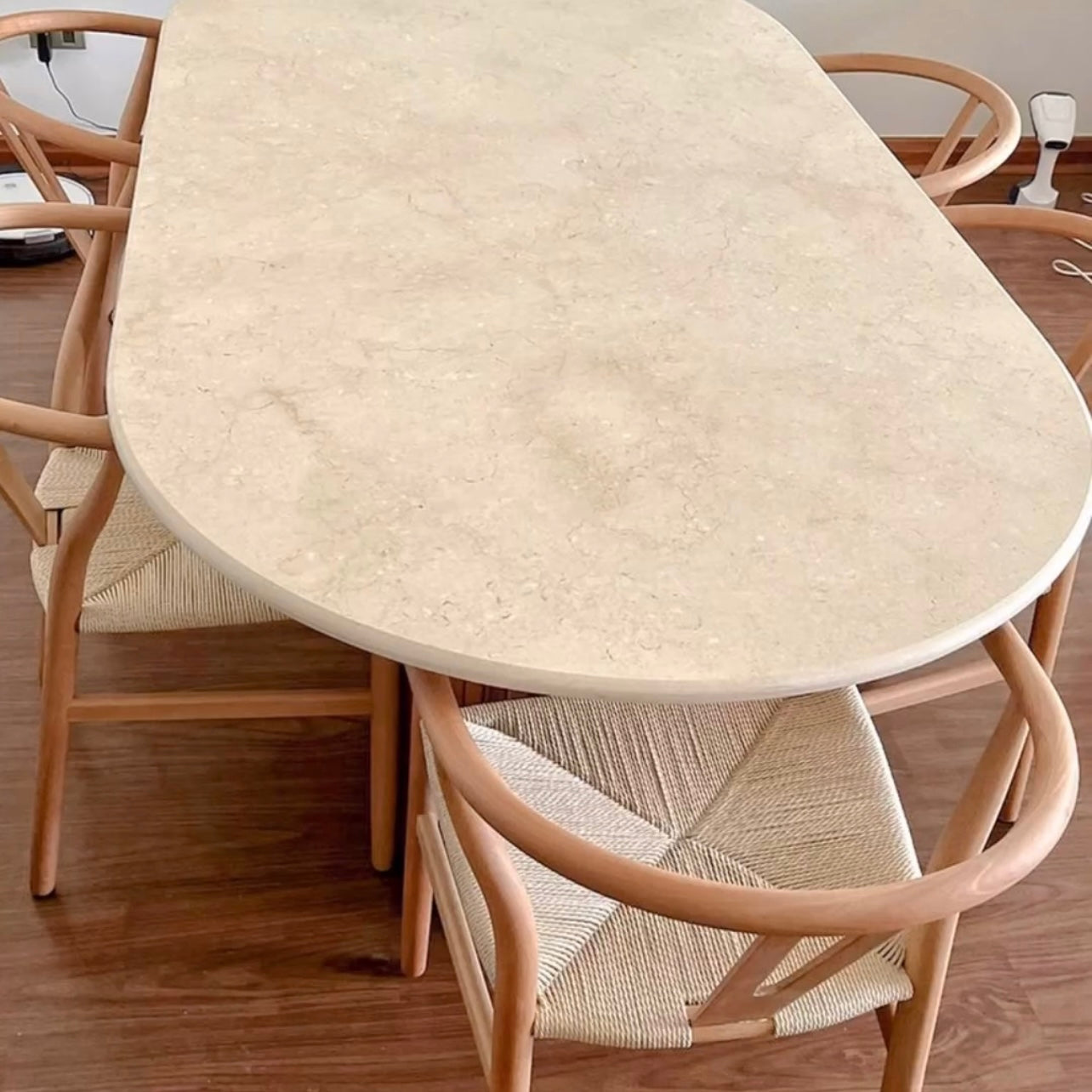 Comedor mármol Raulí