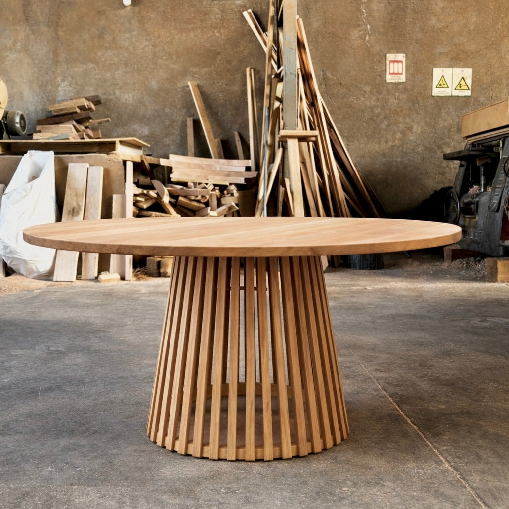 Comedor Cono en roble americano