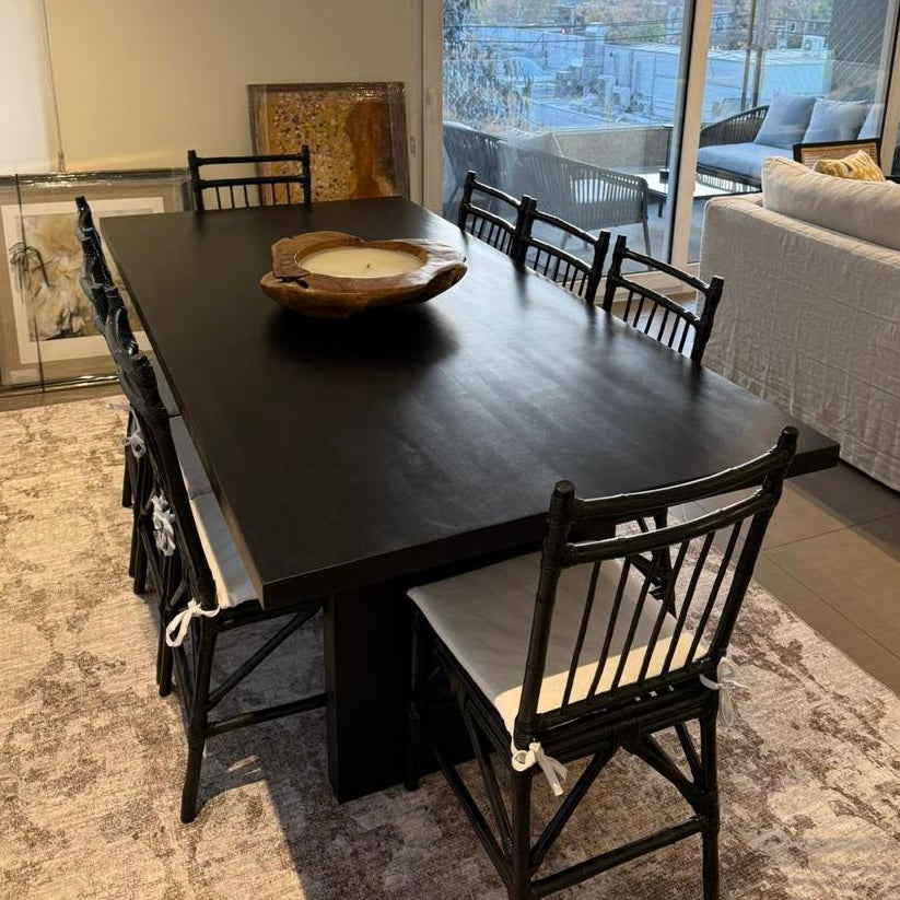 Mesa de comedor Carla en lenga teñida