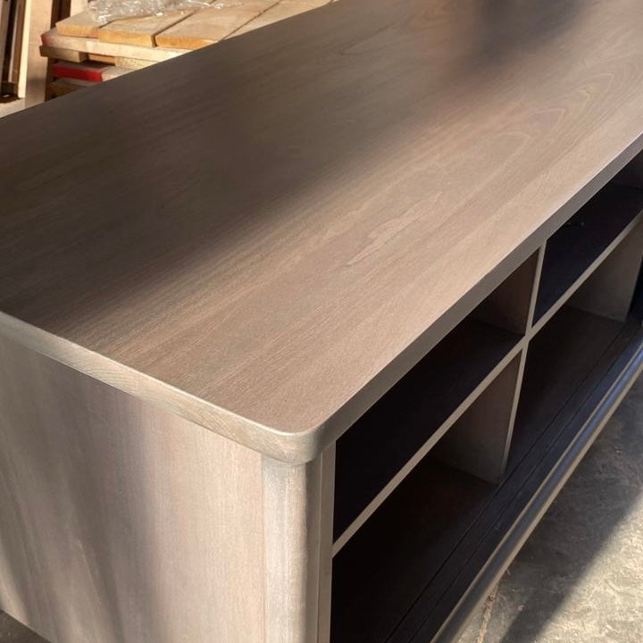 Rack especial en raulí teñido