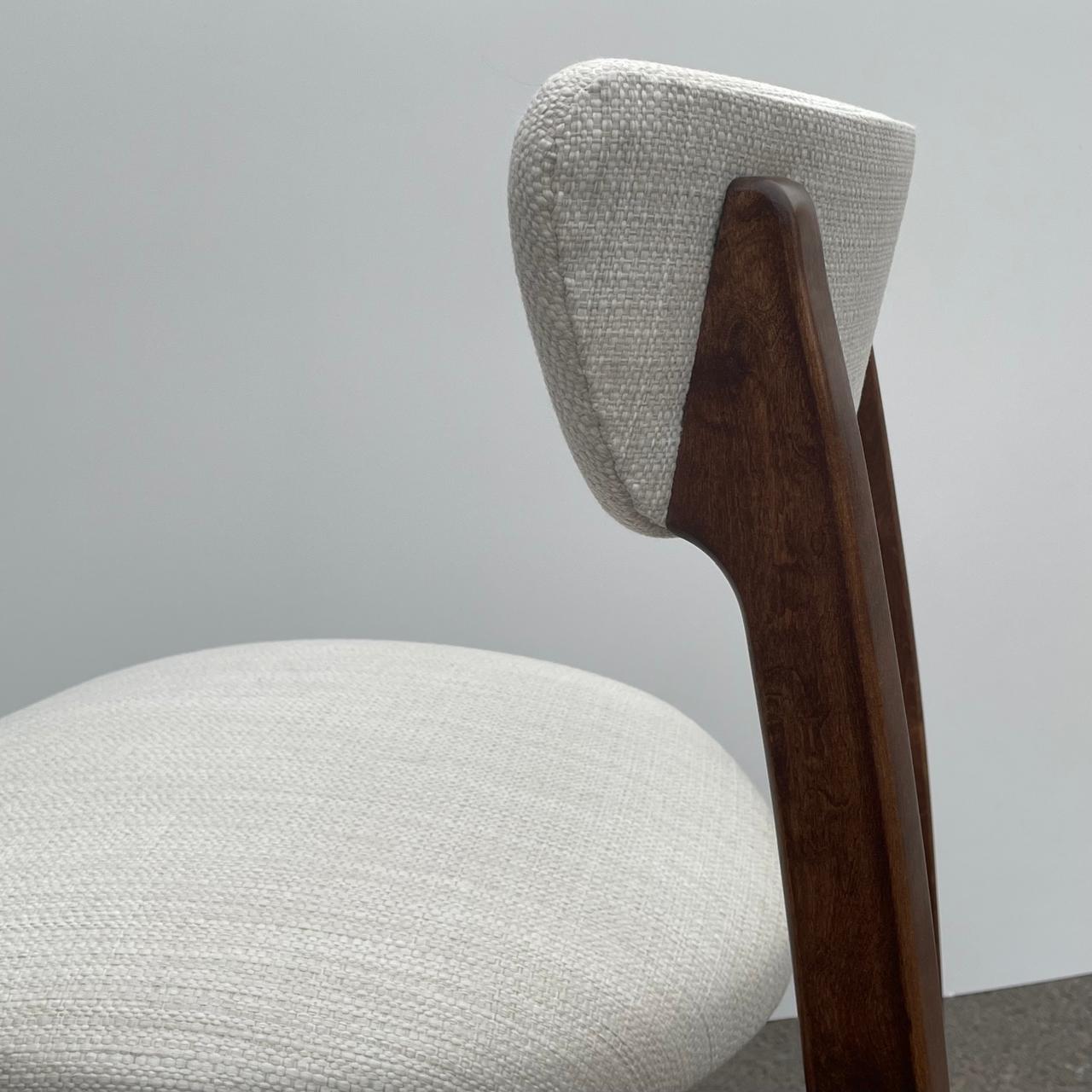 Silla Val en lenga teñida