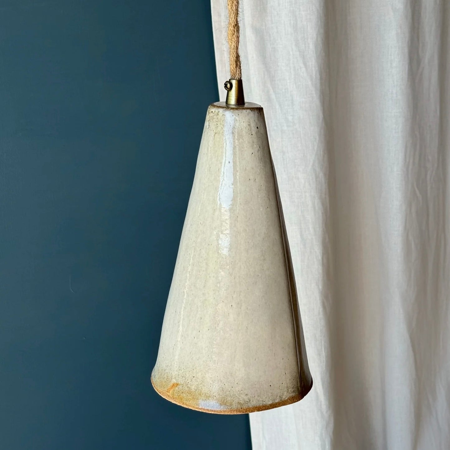 Lámpara Galerna gris perlado cerámica gres