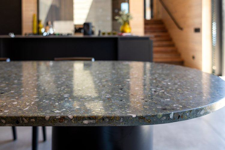 Mesa de comedor en terrazo MCOS12