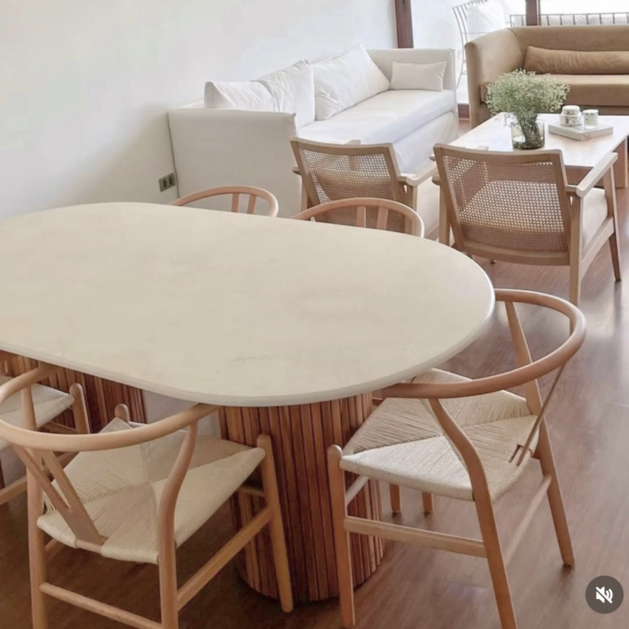 Comedor mármol Raulí