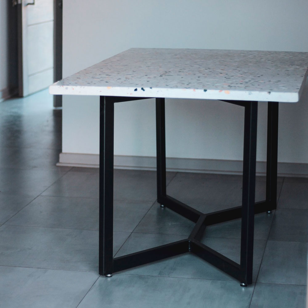 Mesa de comedor en terrazo MCOS03