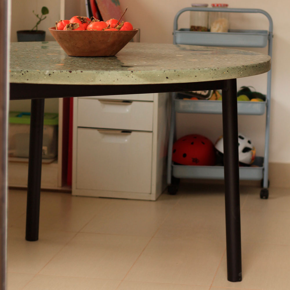 Mesa de comedor en terrazo MCOS04
