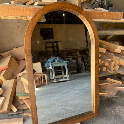 Espejo en madera de lenga teñida