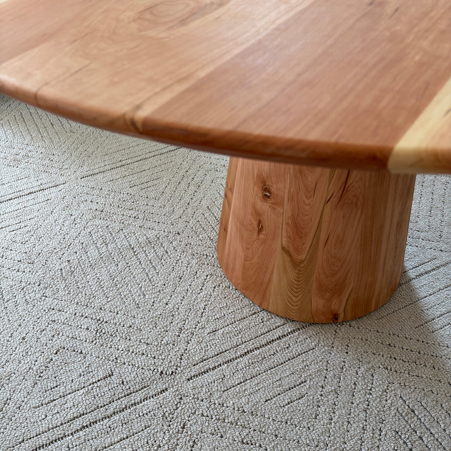 Comedor Cono en madera de lenga