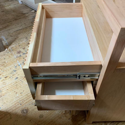 Velador Luthier en lenga con cajón oculto