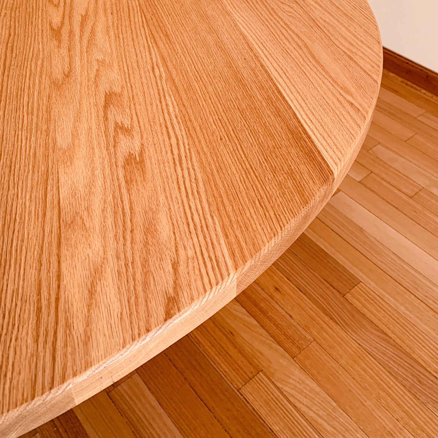 Mesa de comedor en Roble Americano