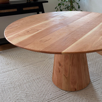 Comedor Cono en madera de lenga