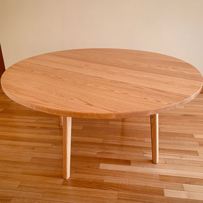 Mesa de comedor en Roble Americano