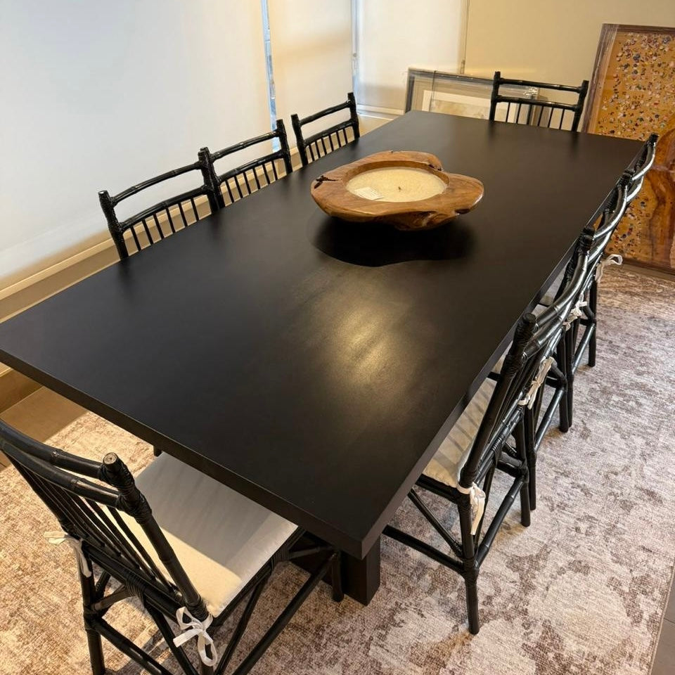 Mesa de comedor Carla en lenga teñida