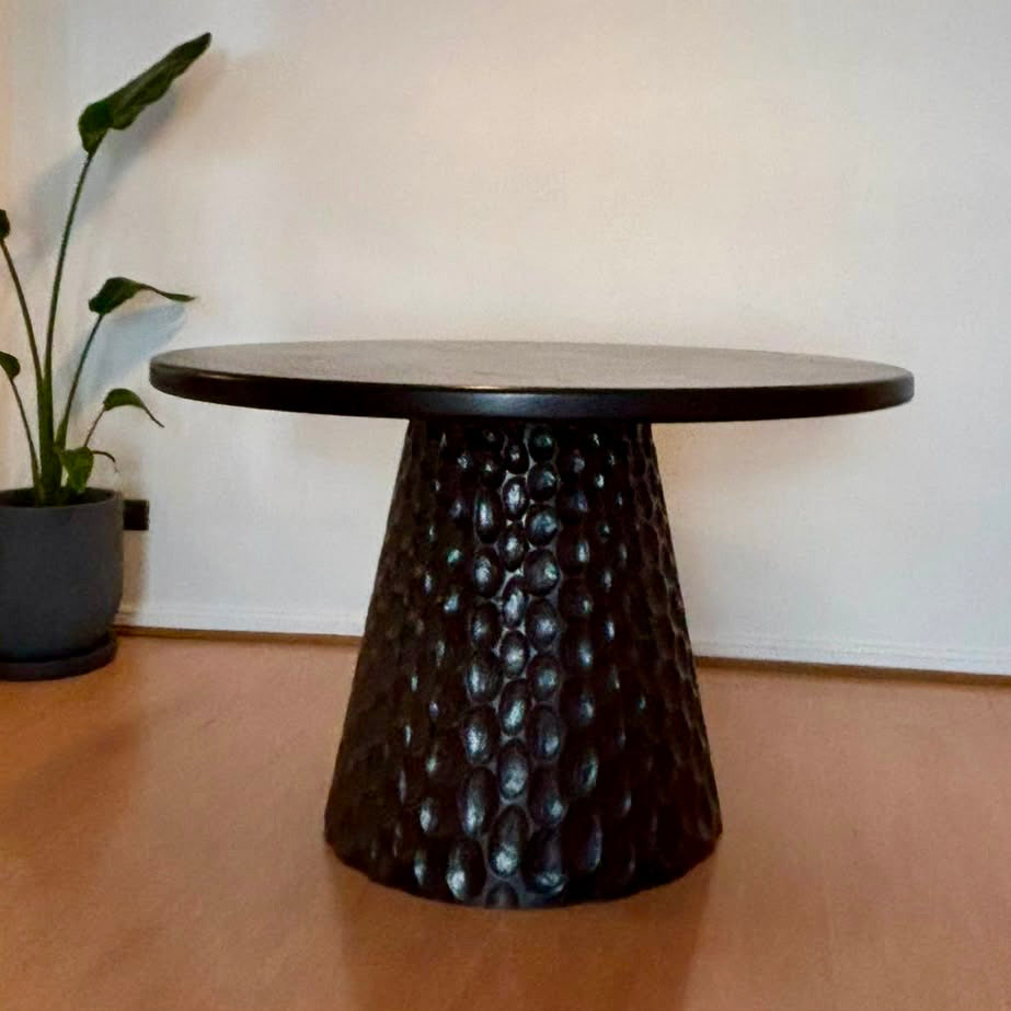 Comedor Maestro tallado ll en roble americano teñido