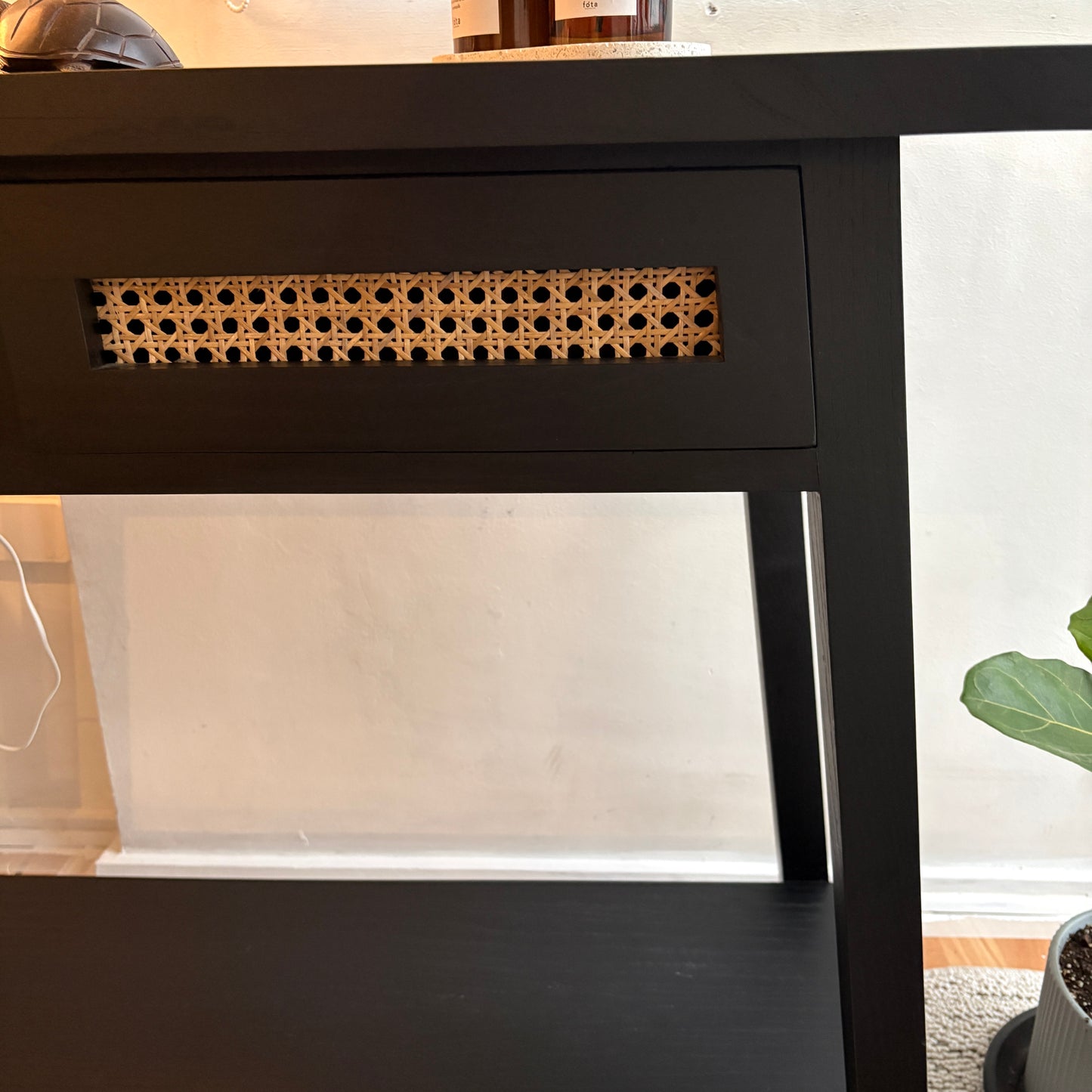 Arrimo black en roble americano