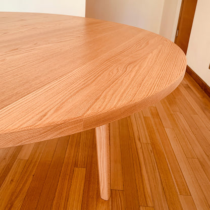 Mesa de comedor en Roble Americano