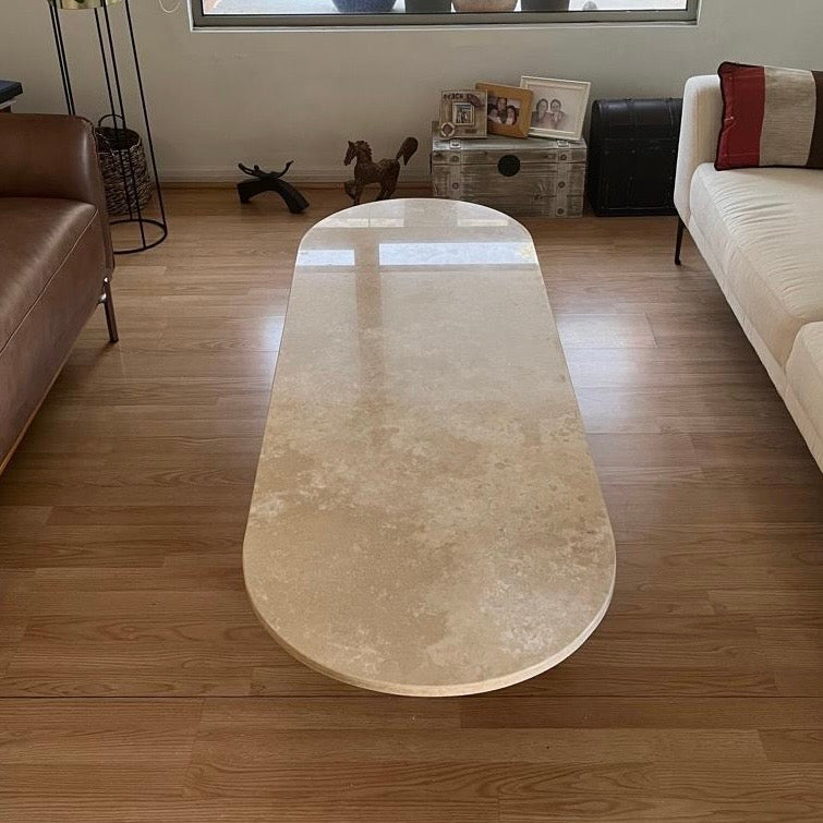 Mesa de centro en Mármol Oval