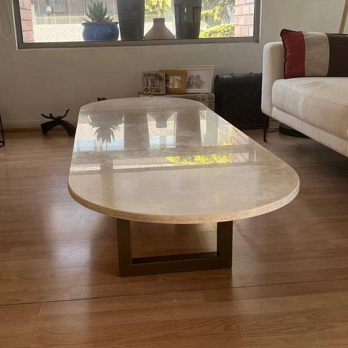 Mesa de centro en Mármol Oval