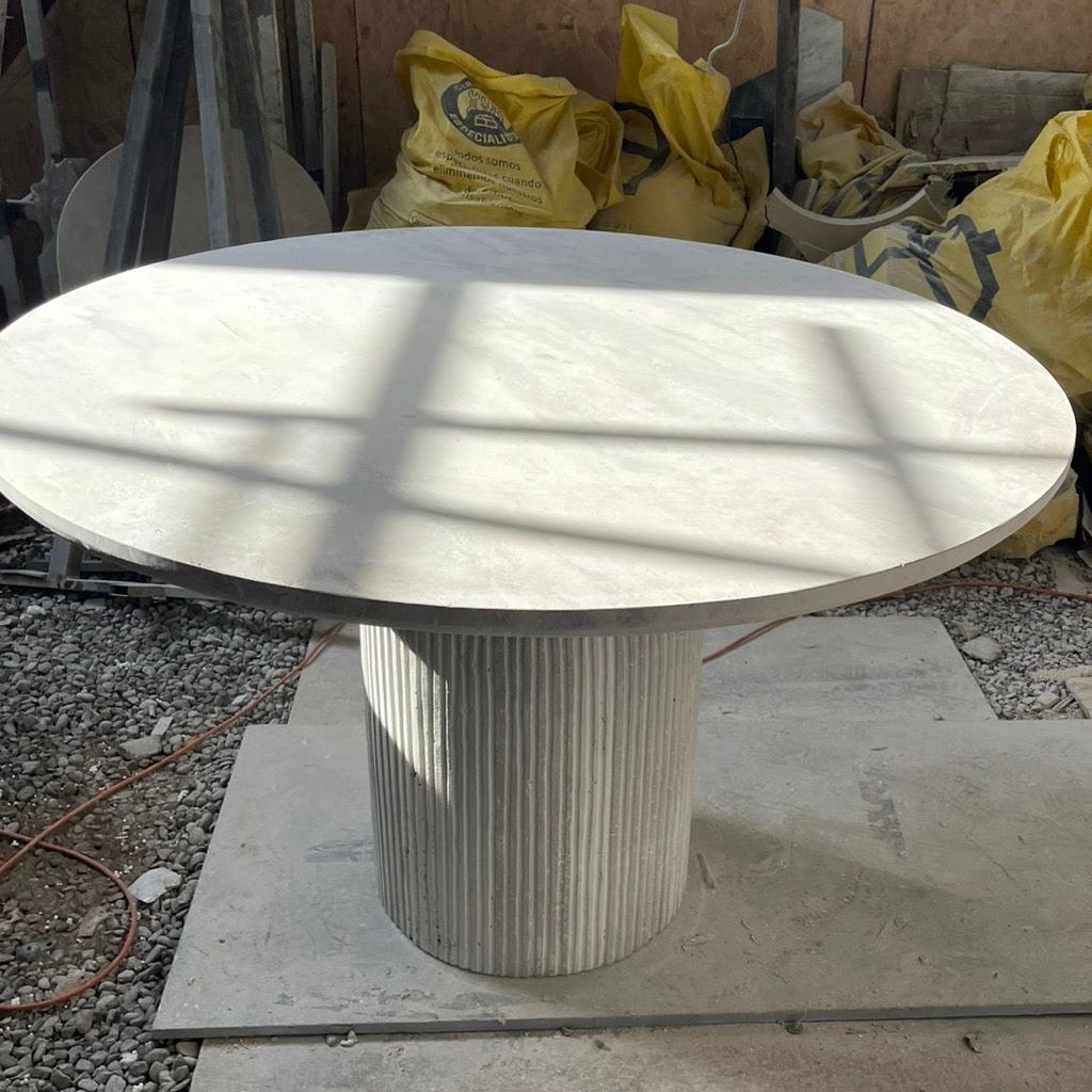 Comedor de Mármol tallado en Travertino Mate