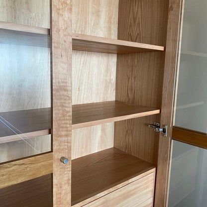 Vitrina en madera de lenga + Cava y Copero