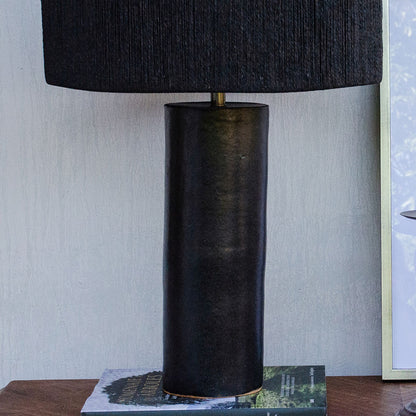 Lámpara de mesa Puelche cerámica gres negra
