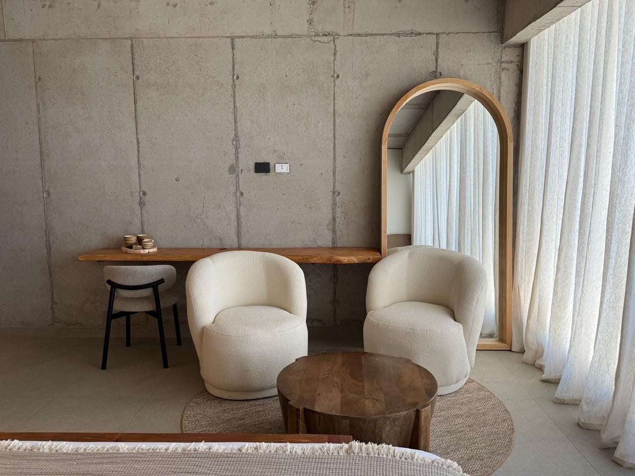 custom-slideshow-image-desktop-block_8Pp7RC