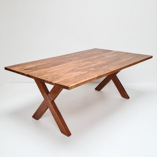 Mesa de comedor en madera Teca